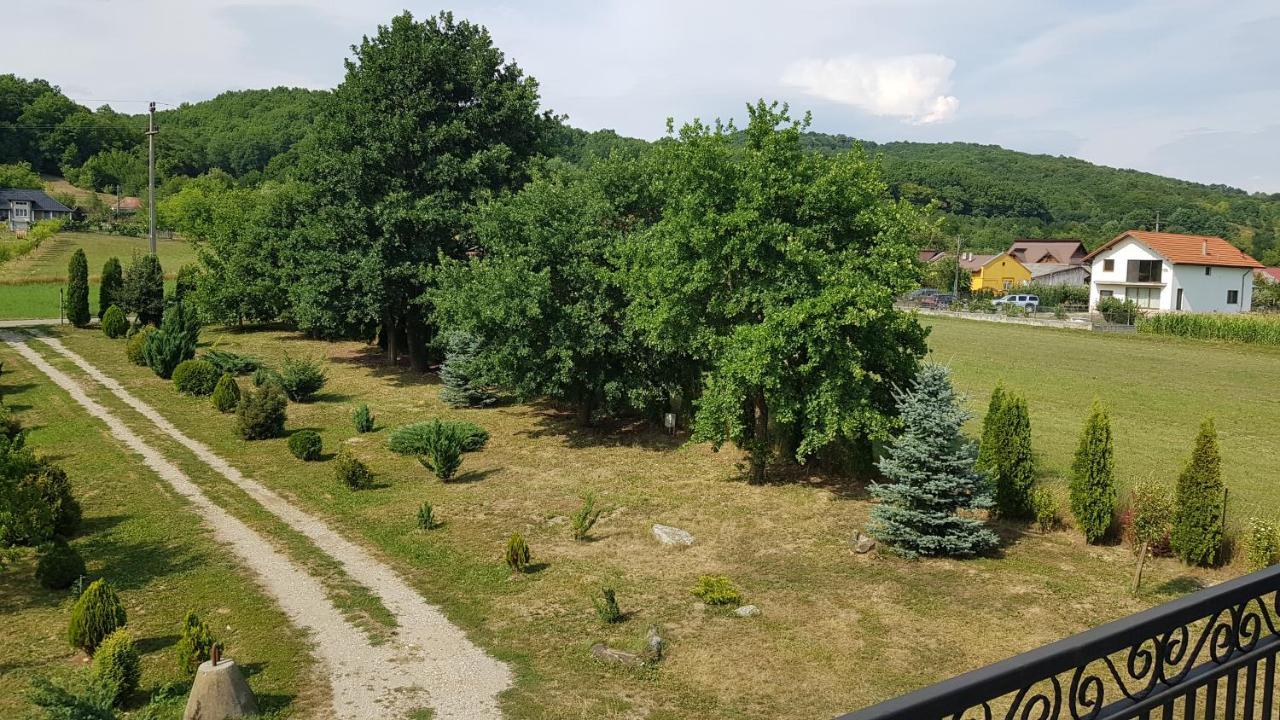 Natura Chalet Gilgau Exterior photo